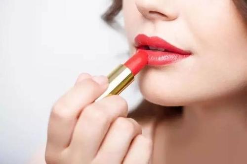 涂口红算化妆吗