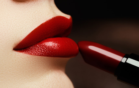 唇彩和口红先涂哪个
