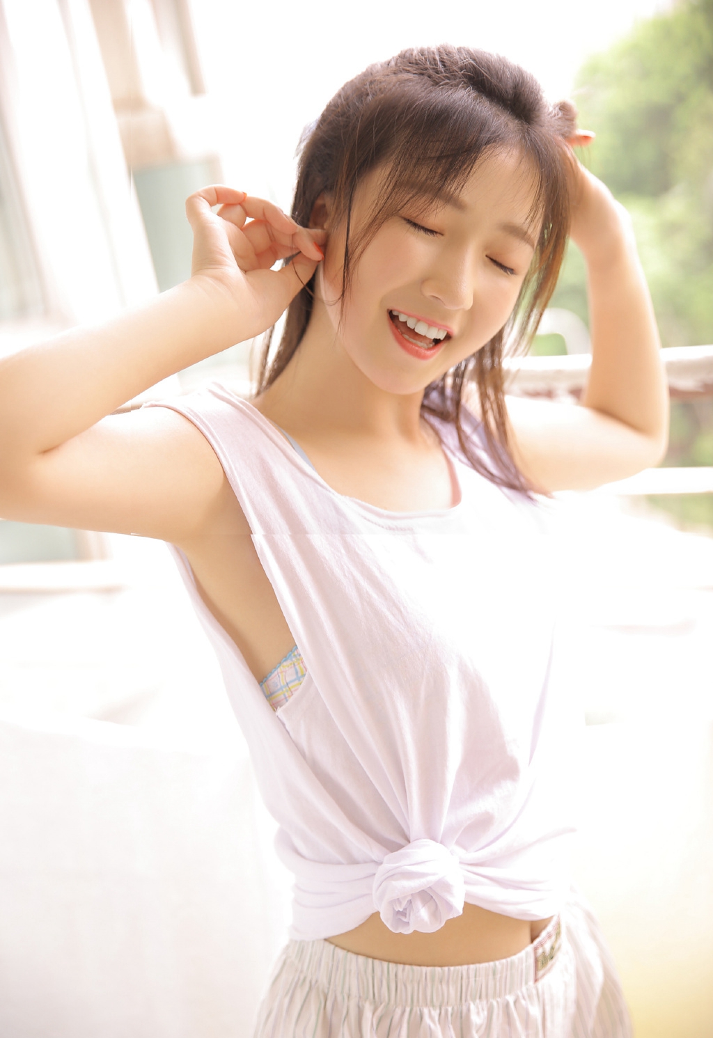 清纯软萌美少女乖巧性感写真图片