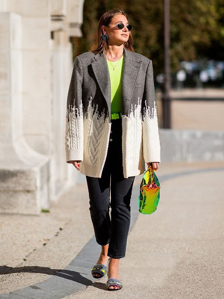 秋天不做“中性色”女孩,看欧美街拍机智亮色教你时尚过秋