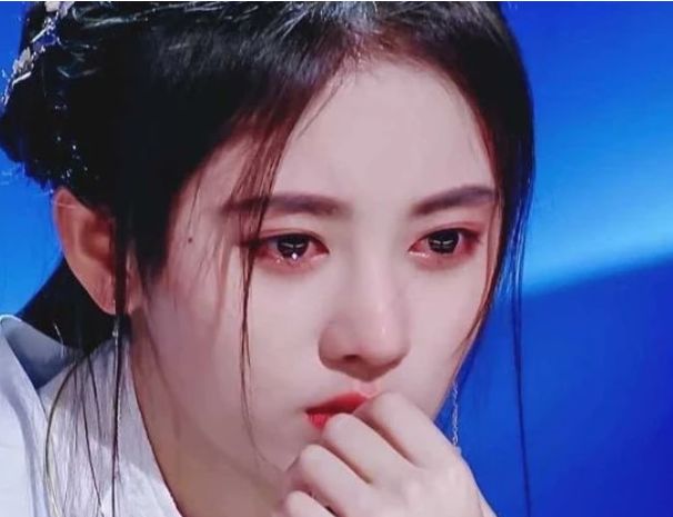 鞠婧祎穿古装清新脱俗宛如小仙女,太美了