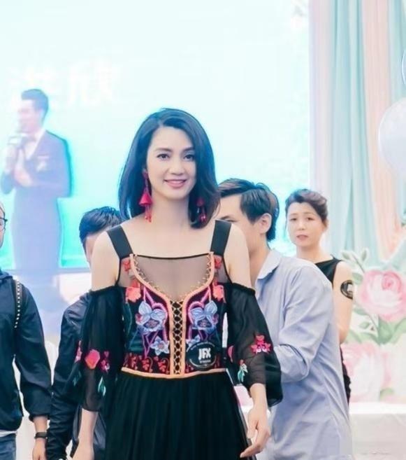 “女经纪人”风波5个月后，洪欣和张丹峰的处境，已是天差地别