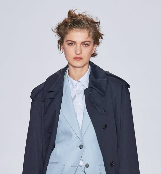 解锁巴黎时装周潮流妆容:水蜜桃气色妆、大地色法式眼影