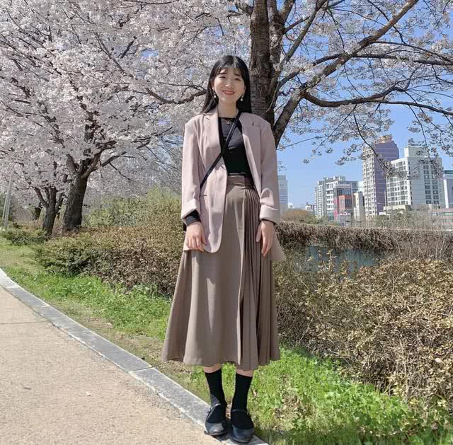 十一出游怎么穿？即使只穿常见的单品，也能搭出时髦感