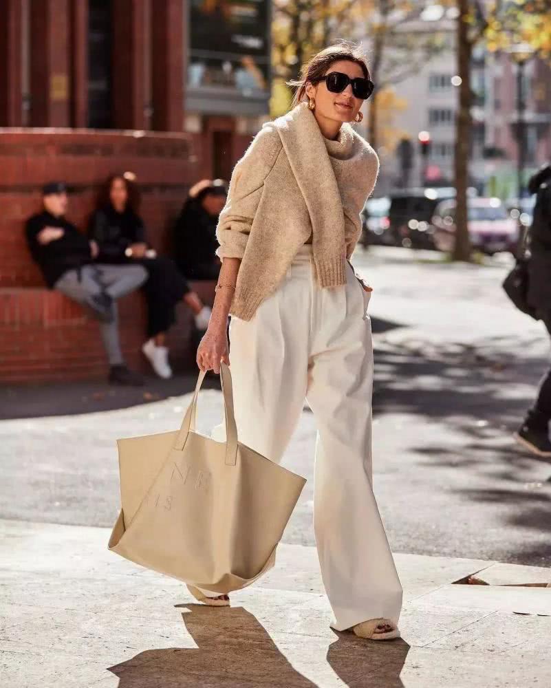 秋冬想要有温柔感,从这2个方面去选单品准没错