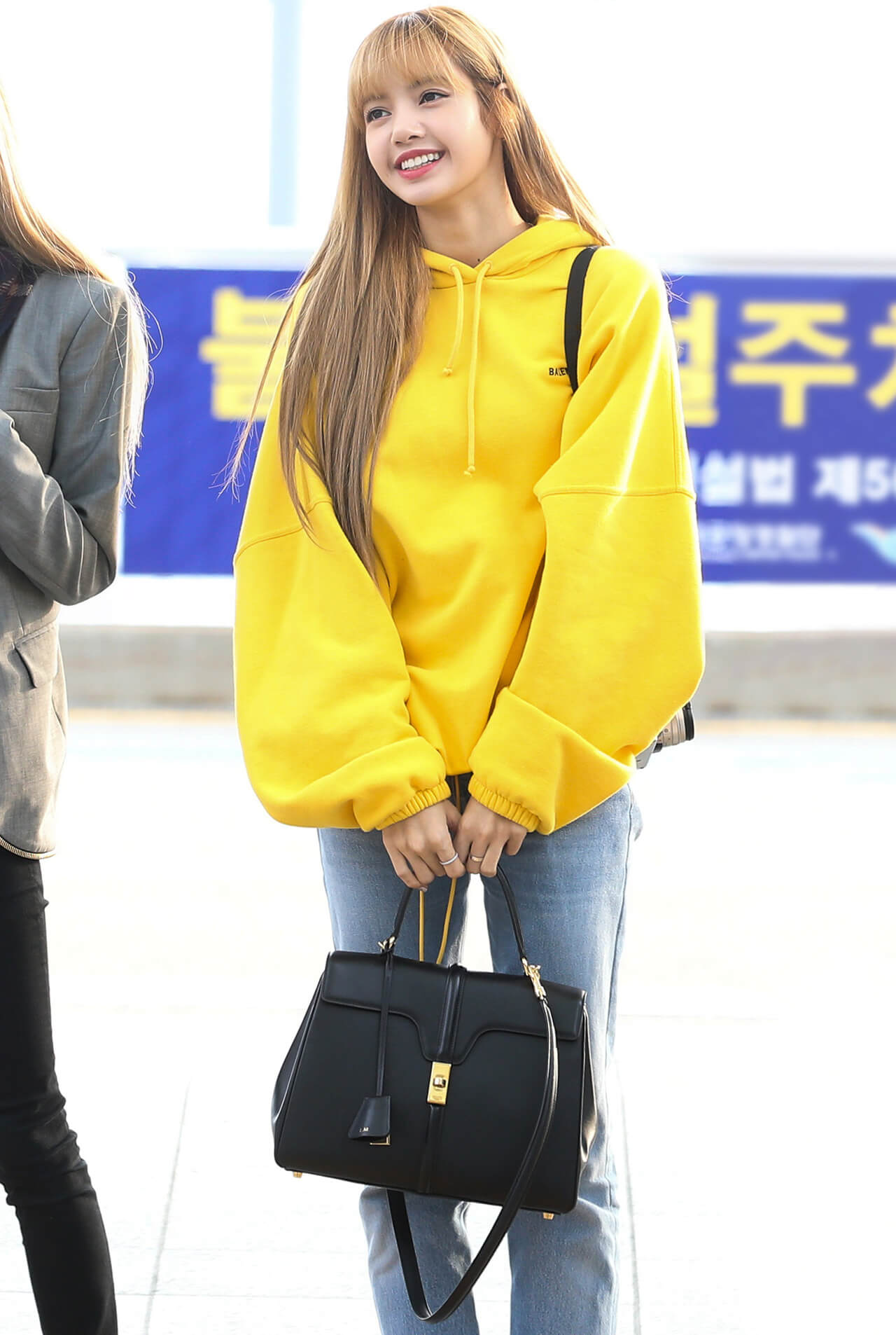 人间CELINE已上线 Lisa的穿搭日常太A了吧