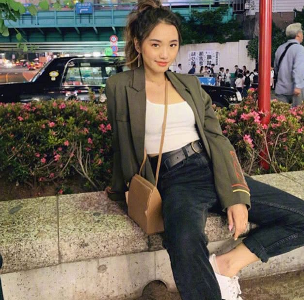 日常显气质的9套穿搭，舒适又惬意，演绎经典美