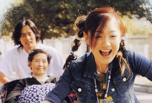 胡歌前女友薛佳凝晒最新写真,哈妹41岁仍未婚,却依然少女感满满