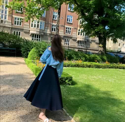 女神秀智私服搭配简约时尚又大气,值得女生们学习借鉴