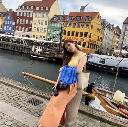 女神秀智私服搭配简约时尚又大气,值得女生们学习借鉴