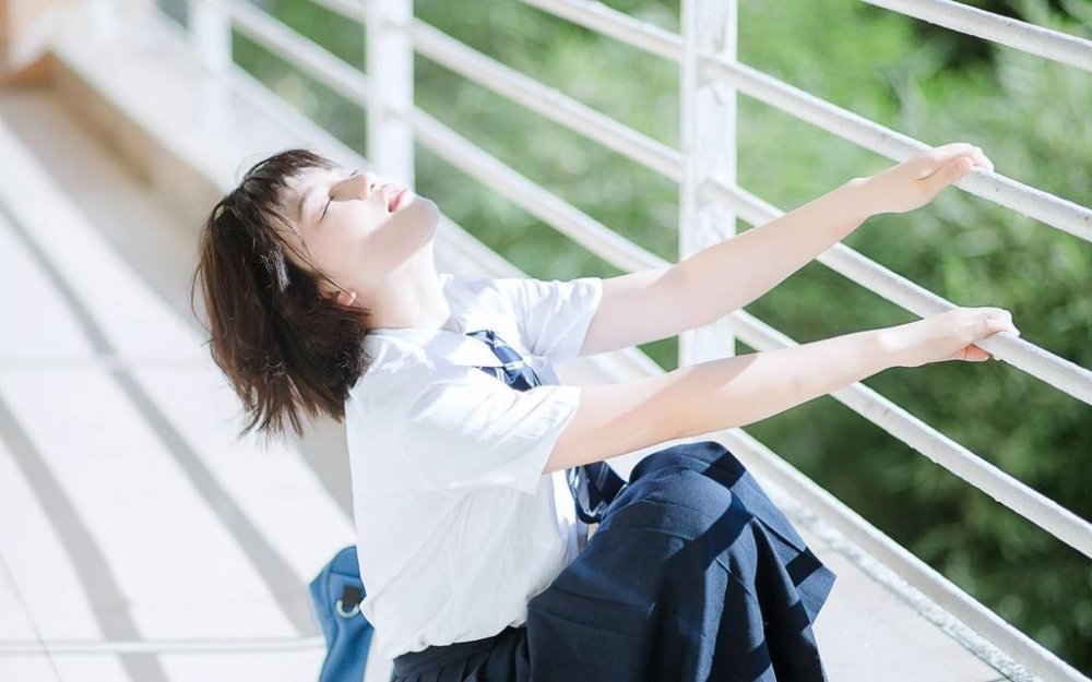 日系清新短发小萝莉制服养眼迷人诱惑图片写真