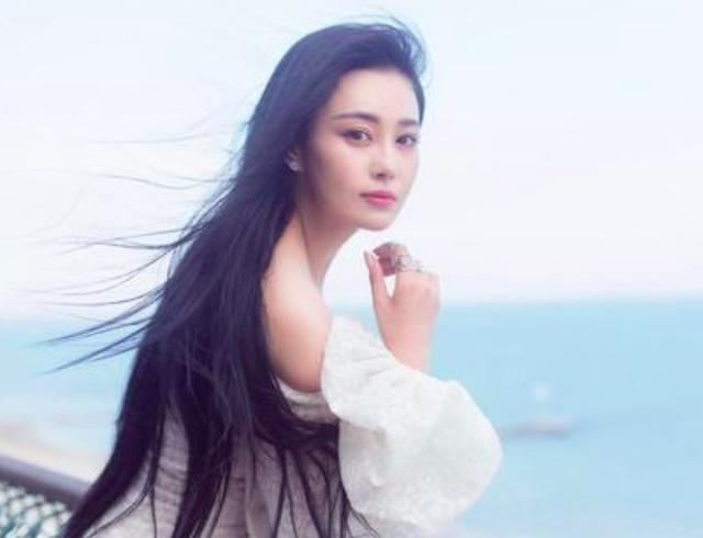 这三位女星太有缘了吧,同年出生同样刚生完孩子,还同时复出了