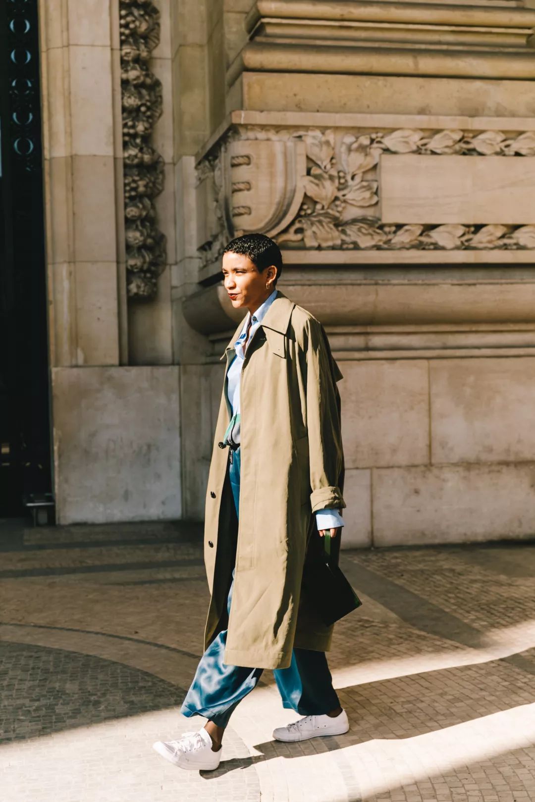 风衣搭配阔腿裤,今秋街拍最潮百搭cp!!!