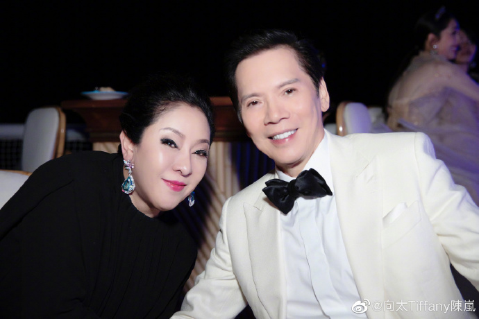 男神向佐和女神郭碧婷正式结婚,向太对儿媳特别满意