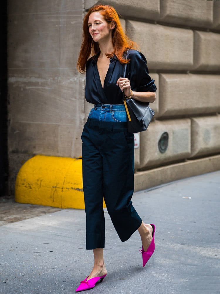 秋天不做“中性色”女孩,看欧美街拍机智亮色教你时尚过秋