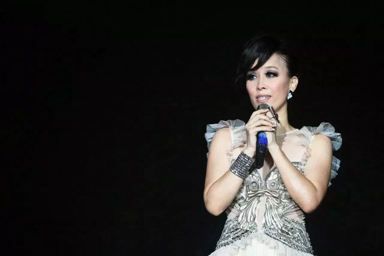 脚踹偷拍者？其实那英这些年的彪悍“事迹”不止这些