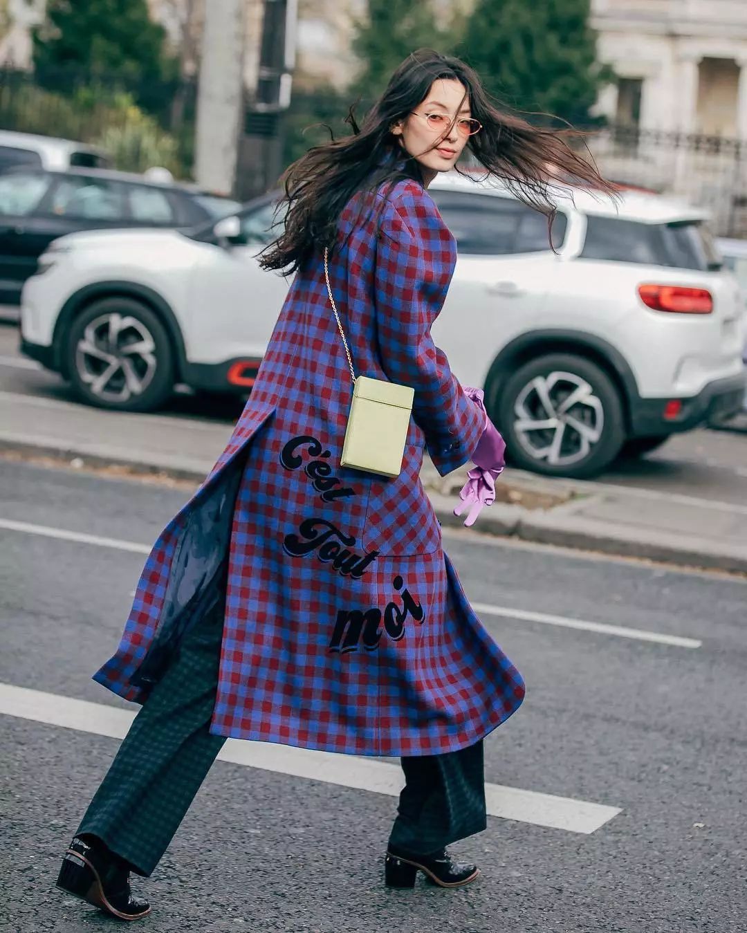 风衣搭配阔腿裤,今秋街拍最潮百搭cp!!!