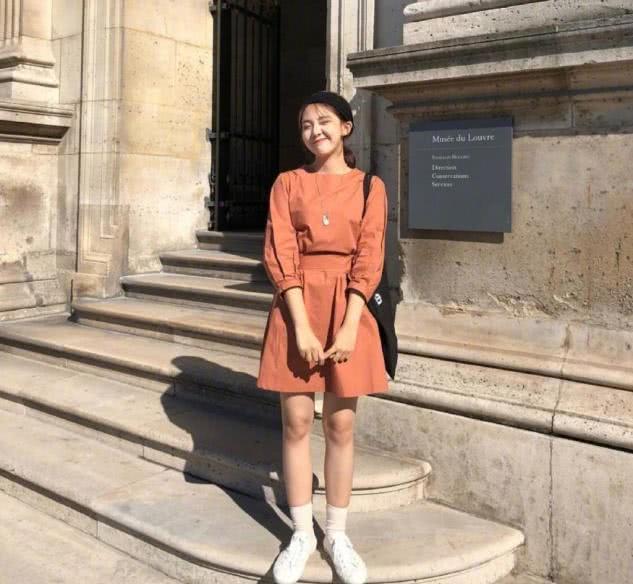 女人服装搭配风格要多变，混搭风成为穿搭新风尚