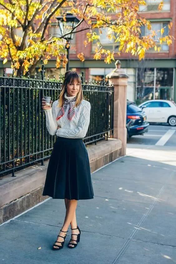 秋天的第一件上衣，当然是温柔百搭的针织衫