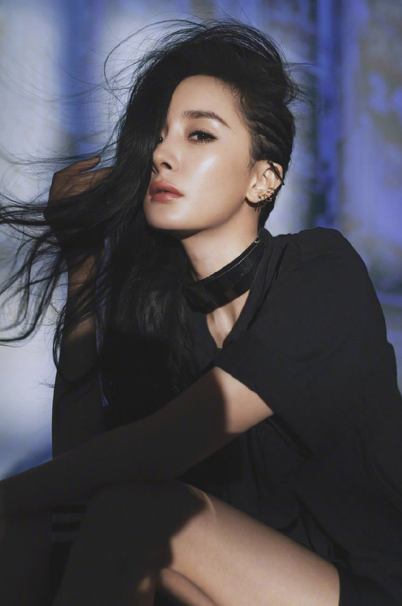 杨幂成熟妩媚杂志写真大片