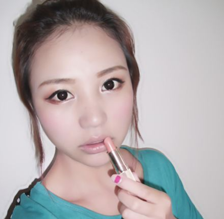 老阿姨们要想利用化妆年轻5岁,这几处别出错