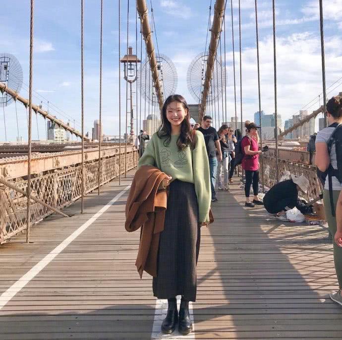 女人服装搭配风格要多变，混搭风成为穿搭新风尚