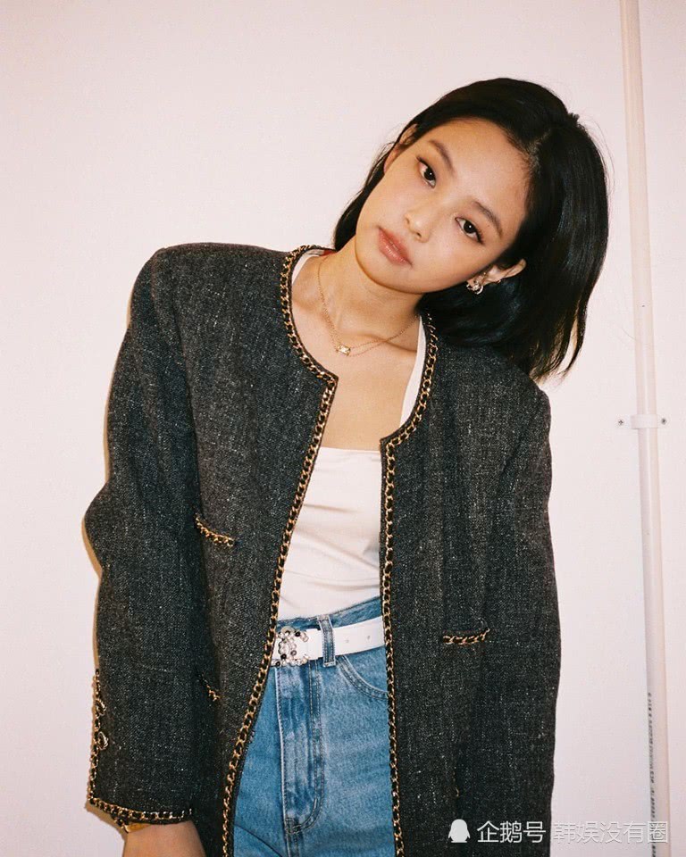 BlackPink 珍妮惊人的美貌近况,一身白衣很清纯