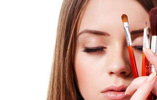 底妆露什么时候用