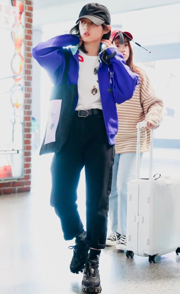 张子枫的“牙齿鞋”是真潮,学生党赶紧盘起来