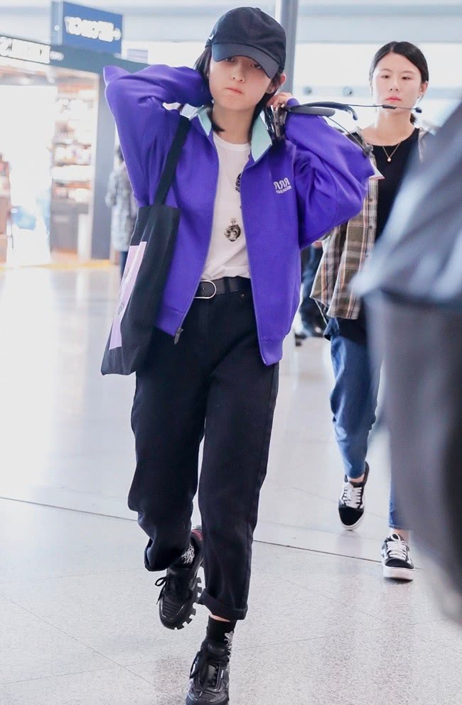 张子枫的“牙齿鞋”是真潮,学生党赶紧盘起来