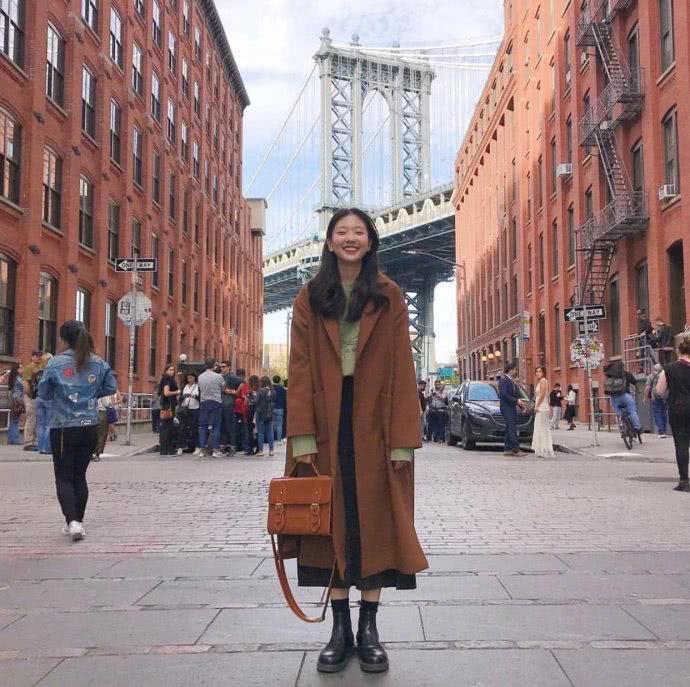 女人服装搭配风格要多变，混搭风成为穿搭新风尚