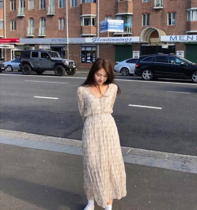 女人服装搭配风格要多变,混搭风成为穿搭新风尚