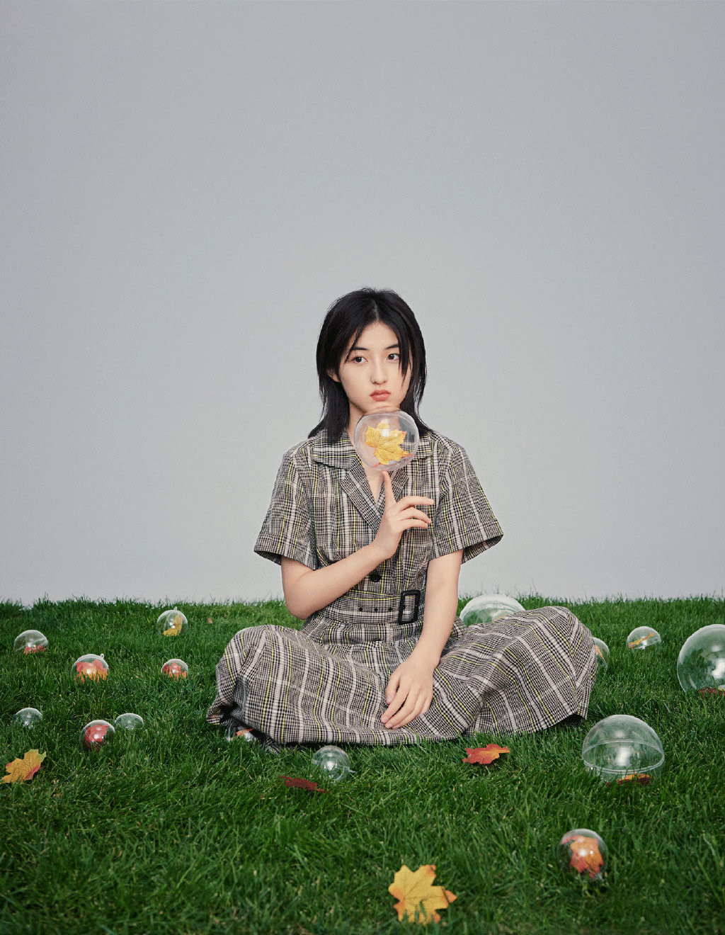 张子枫唯美养眼时尚大片写真图片