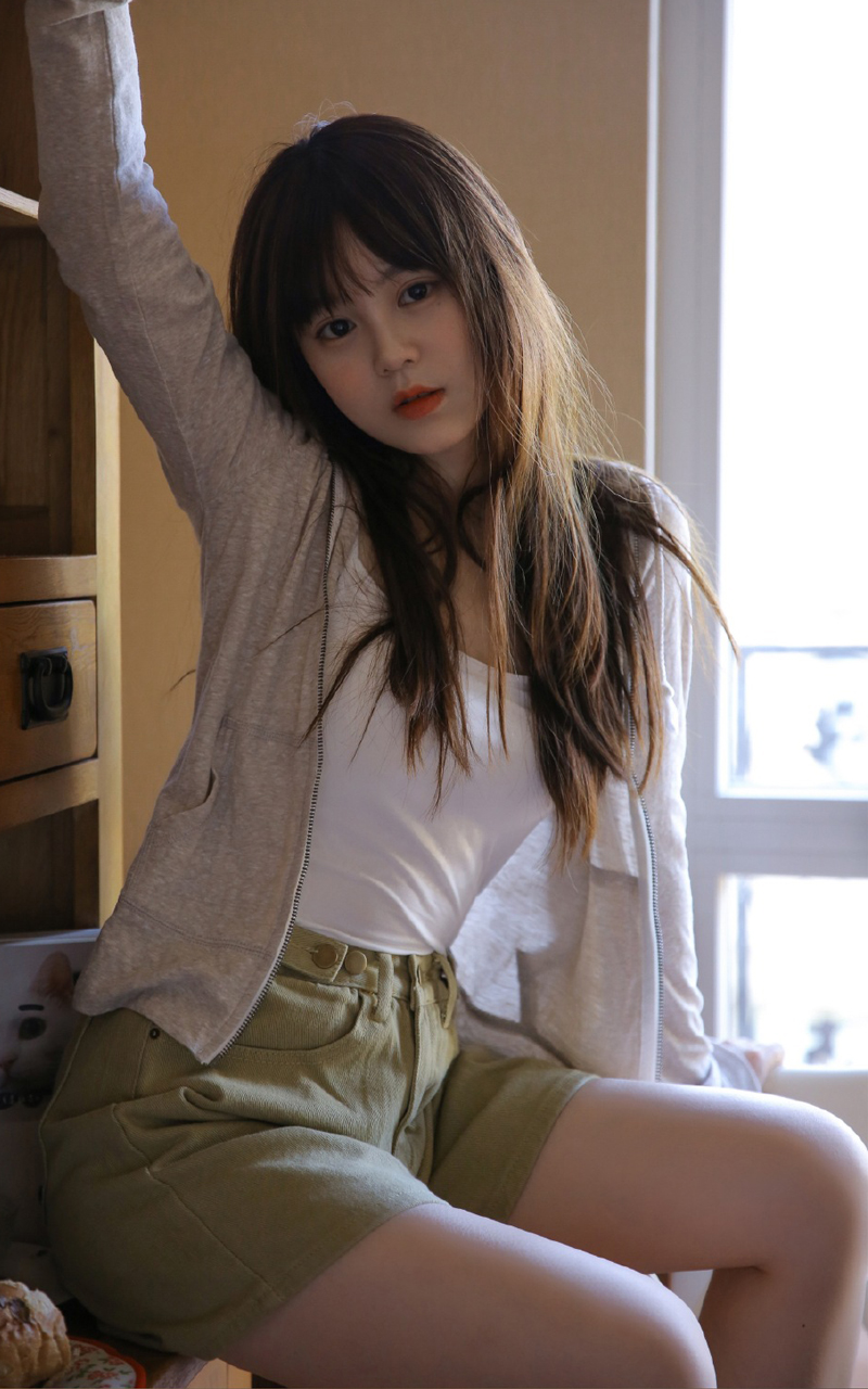 居家可爱萝莉细长美腿诱惑性感写真