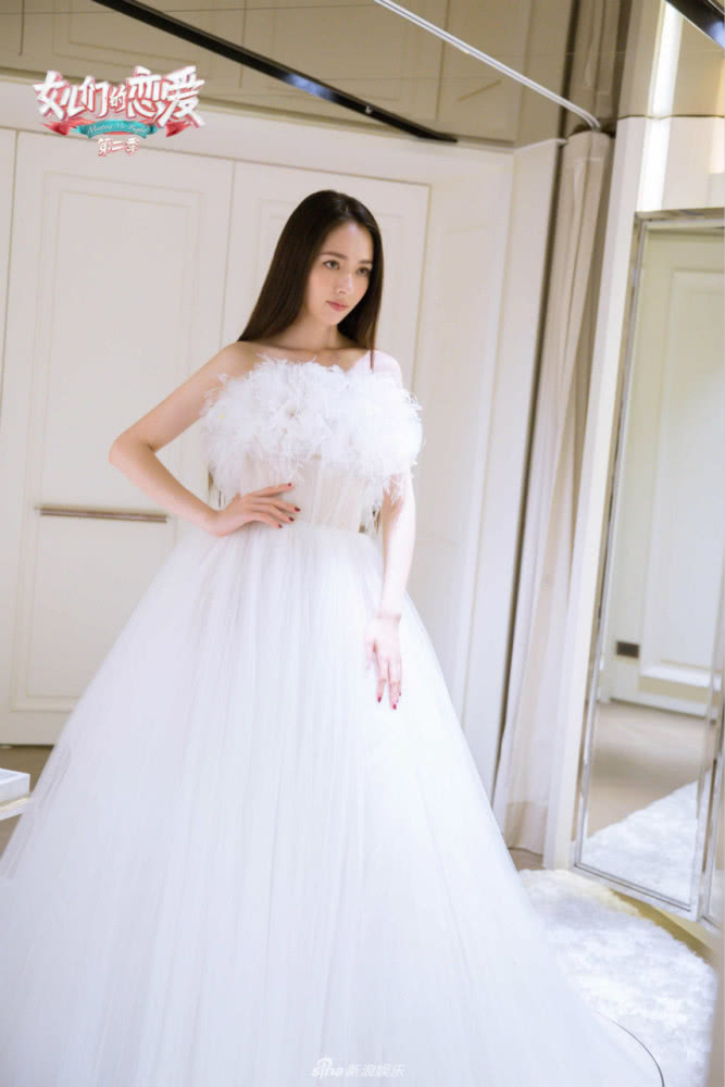 郭碧婷婚纱照片曝光，新娘造型满分