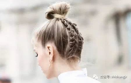 简单的编发和丸子头搭配技巧，效果相当不错哦