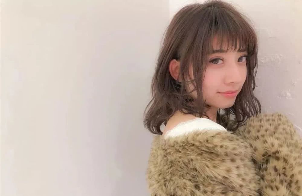 慵懒短卷发，打造属于你的“高级脸”