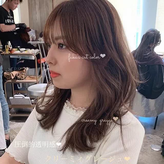 大脸女孩必看的一个发型，小颜菱形剪