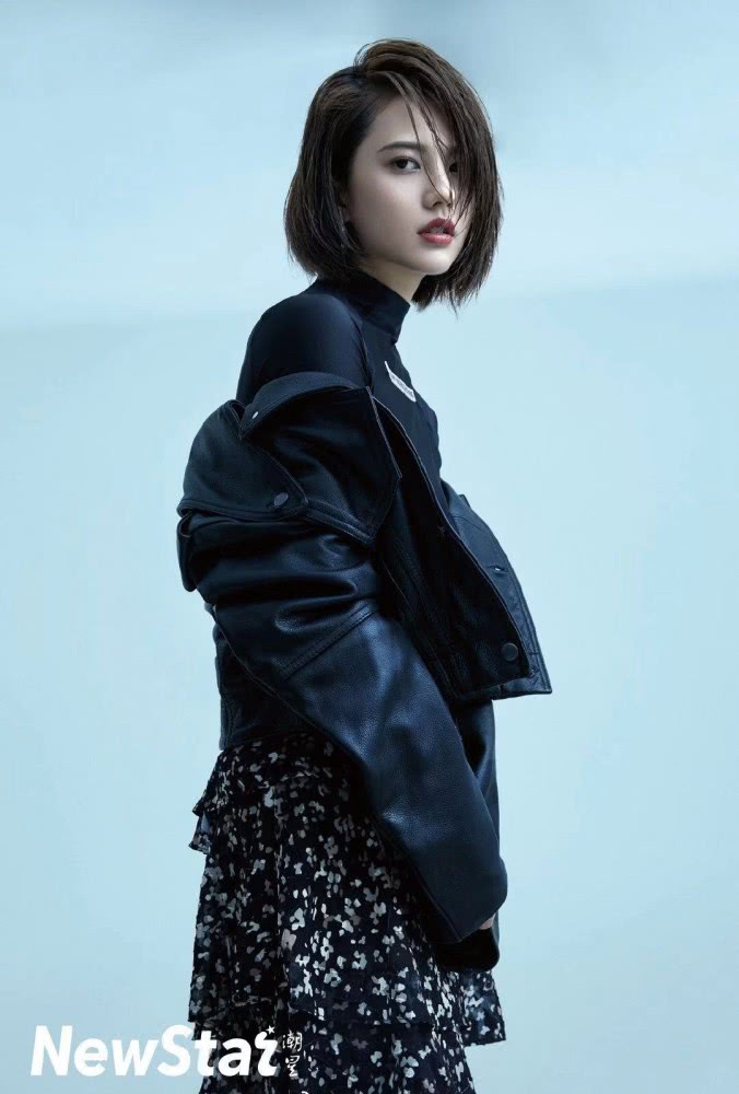 剪了短发的孙亚亚用7套造型，演绎2019早秋时尚穿搭