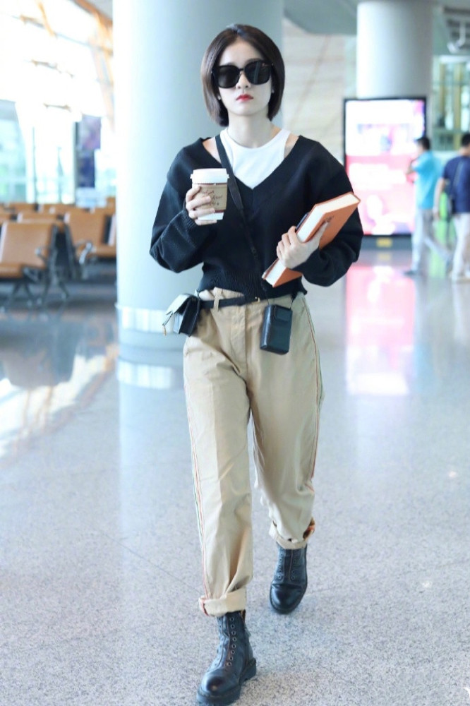 秋日明星机场街拍:孟美岐程潇穿出复古感,金高银打扮最高级