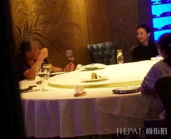 赵丽颖示好郑晓龙，依旧错过《大清相国》，只因选了更具实力的她