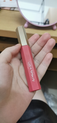 张嘉倪对口红难割舍,陈情令出冠名口红,早秋的快乐只差一支口红