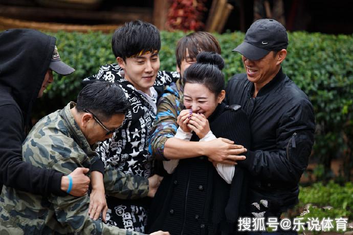 潘晓婷晒出素颜照憔悴衰老许多，身材依旧韵味十足