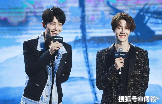 轧戏还是扎戏?粉丝刷肖战黑词条写错字,王一博学历问题再被嘲