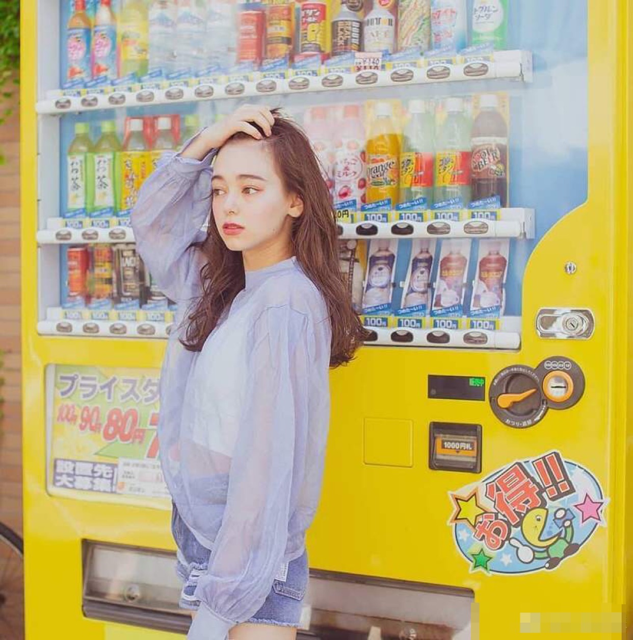 这位年轻的日本世界小姐姐，论颜值精致的如同在线的芭比娃娃般