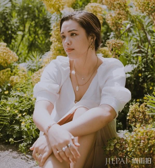 钟丽缇大女儿近照曝光，混血颜值撞脸多明星，颜值不输妈妈