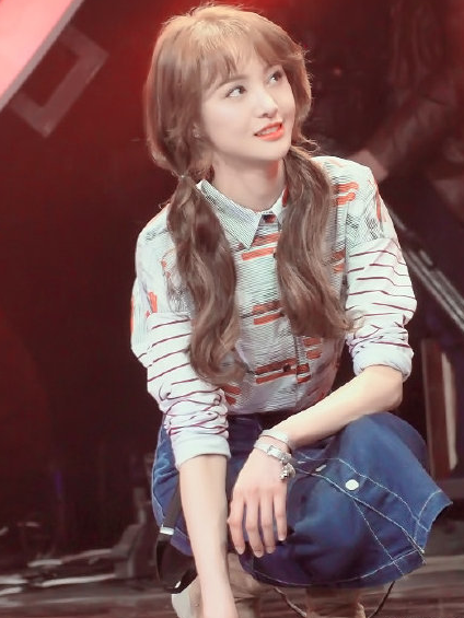 “腕线过裆”成为好身材标准？郑爽意外胜过关晓彤成最好身材女明星