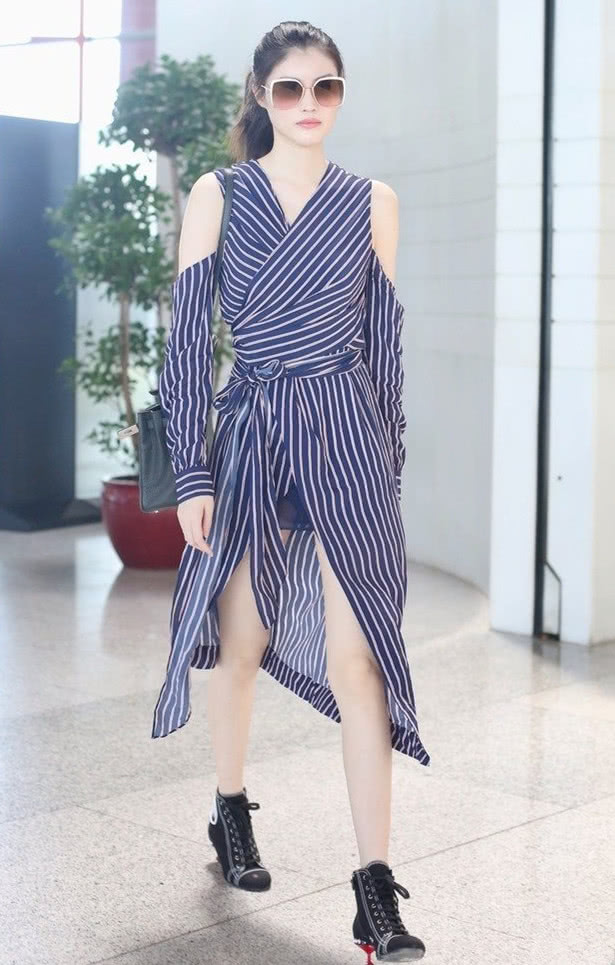 好看的裙子配上条纹，让你显瘦10来斤