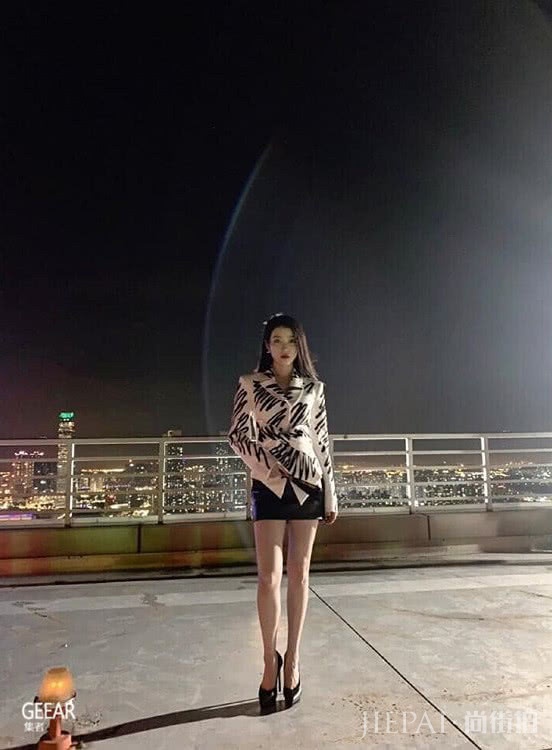 《德鲁纳酒店》IU的造型师,高贵服装造型全靠这位幕后功臣