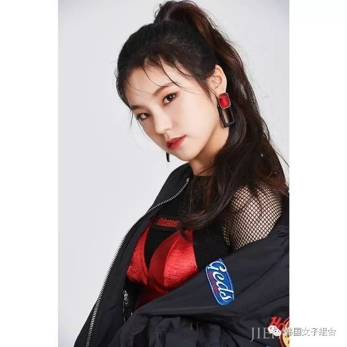 女团出道前的简历照片,由于她的离开,推迟半年出道!
